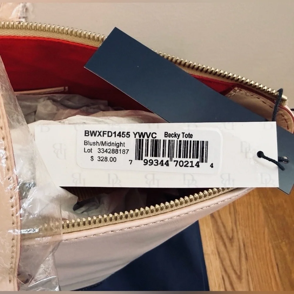 NWT Dooney & Bourke Wexford Leather Large Becky Tote - Picture 5 of 11